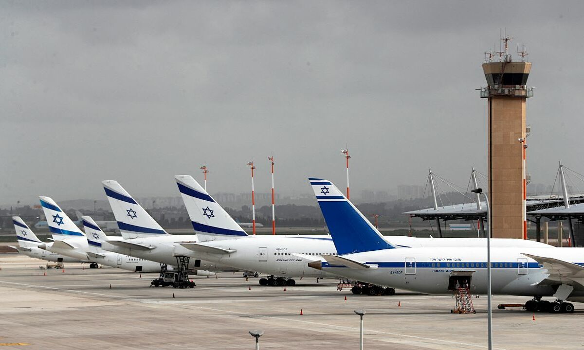 AIRLINES SIMULTANEOUSLY CANCELED FLIGHTS TO ISRAEL