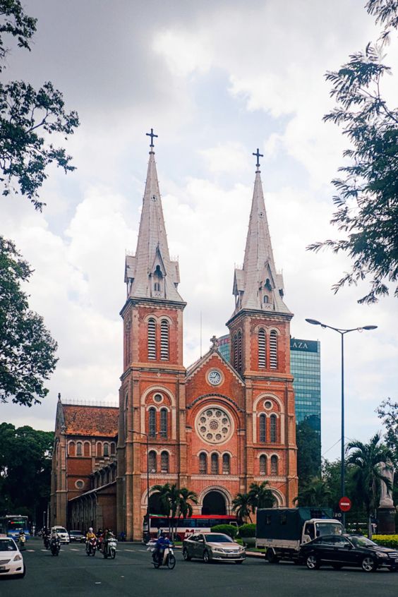 MUST-SEE ATTRACTIONS IN HO CHI MINH CITY